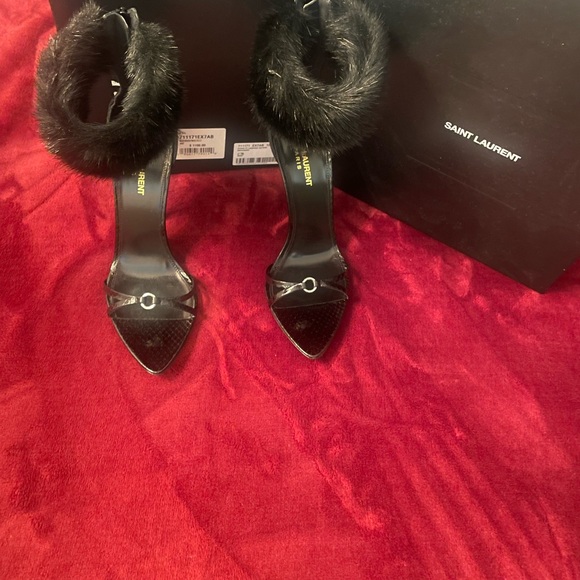 Gippy Sandals